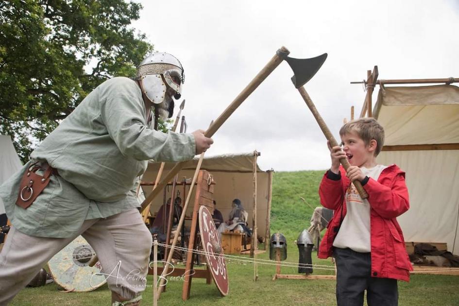 Dragon Warriors: Viking group trains Norfolk folk for battle