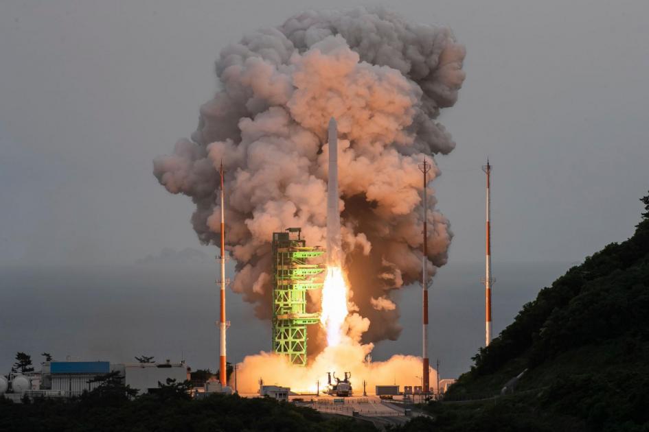 South Korea launches first commercial-grade satellite