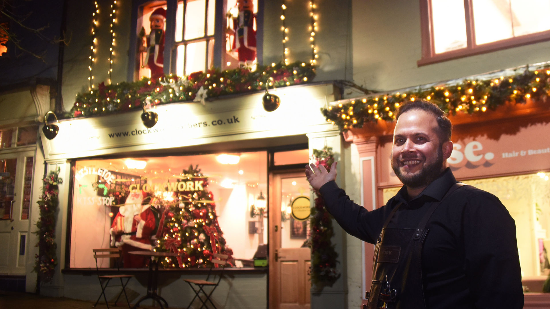 Clockwork Barbers in Norwich gets full Christmas makeover - Vimarsana News