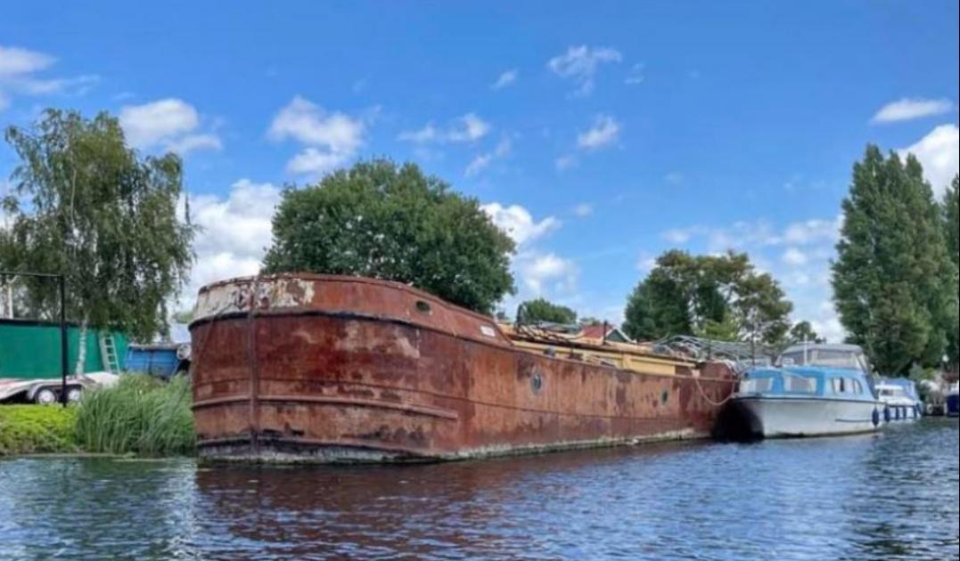 83ft Dutch barge set to return to Oulton Broad in Lowestoft 